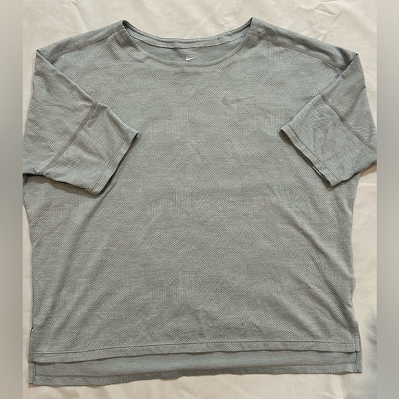 Nike Dri-FIT Medalist Top Shirt - Picture 4 of 14